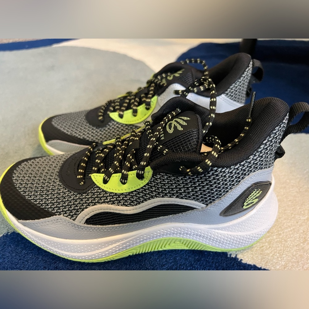 Under Armour GS CURRY 3Z 24 Basketball shoe